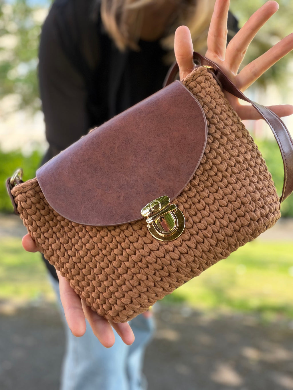 Cross body bag “Brownie”