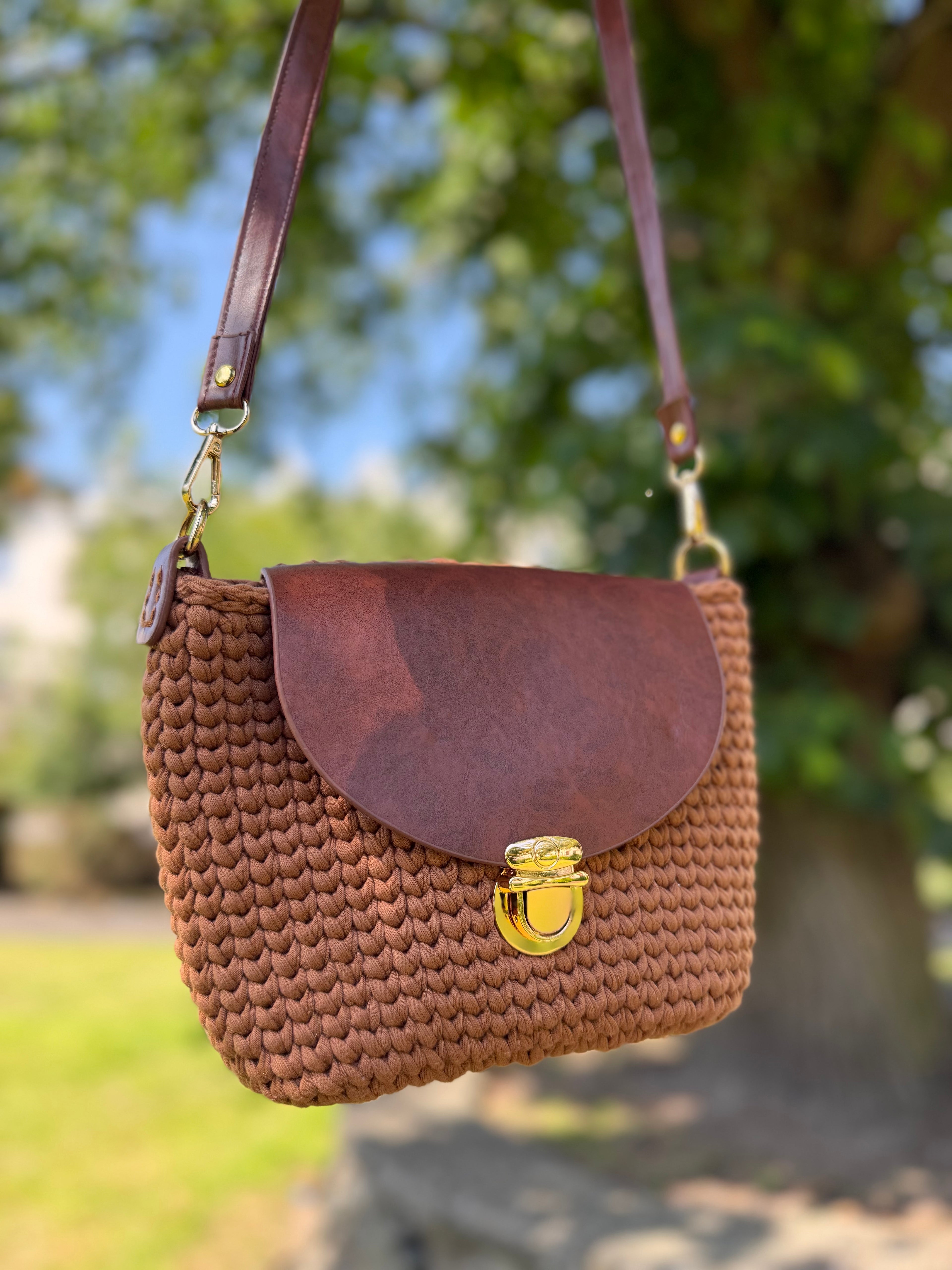 Cross body bag “Brownie”