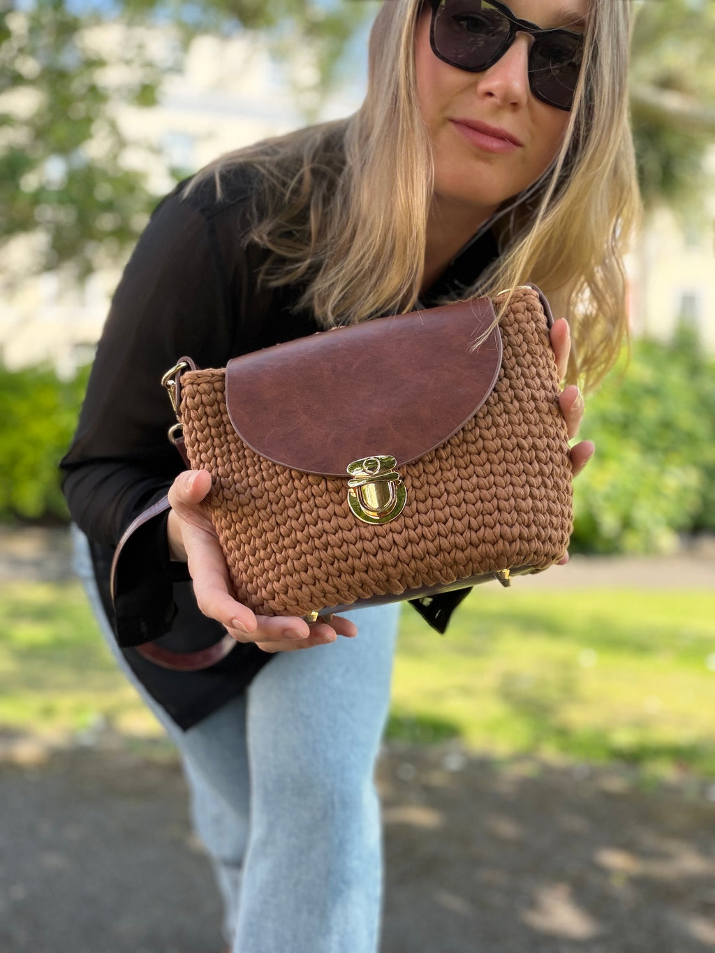 Cross body bag “Brownie”